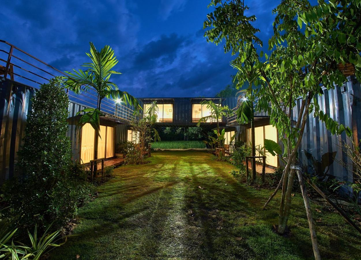 Hiddenbox Otel Nakhon Nayok Dış mekan fotoğraf